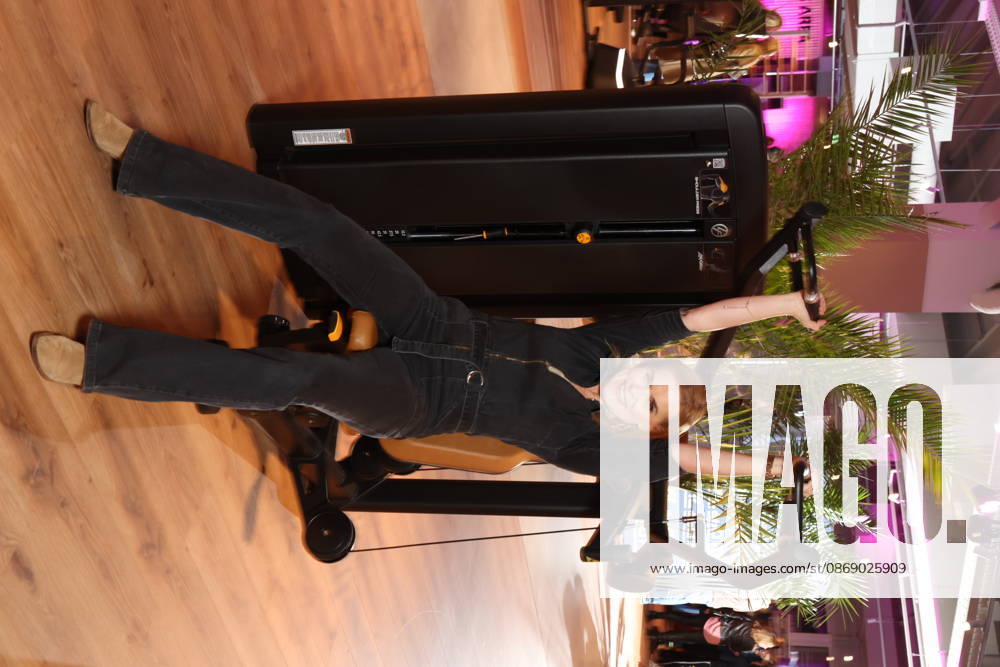 Actress Andrea Lüdke: Fitness Equipment Instead of the Red Carpet—The Sports Club’s 20th fitness center opened in Hamburg-Poppenbüttel, and celebrity guests immediately tried out the fitness and wellness equipment, including the ladies’ area, saunas, and relaxation pool, spread across 5,000 square meters, Hamburg