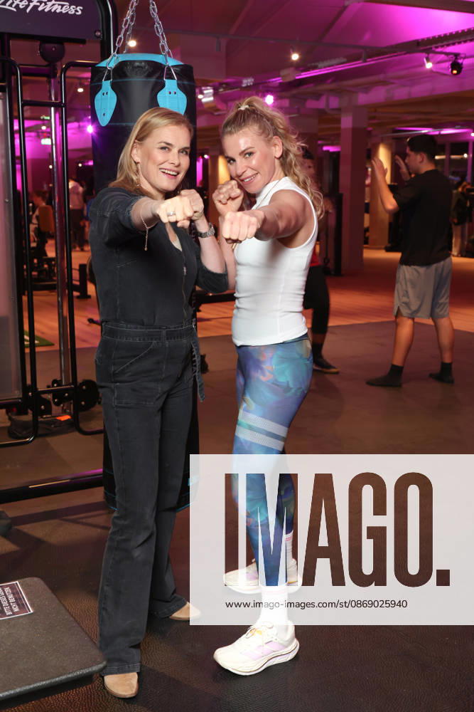Actress Andrea Lüdke with boxer Natalie Zimmermann; fitness equipment instead of a red carpet—the Sports Club’s 20th fitness studio opened in Hamburg’s Poppenbüttel district, where celebrity guests immediately tried out the fitness and wellness equipment, including the ladies’ area, saunas, and relaxation pool, spread across 5,000 square meters, Hamburg