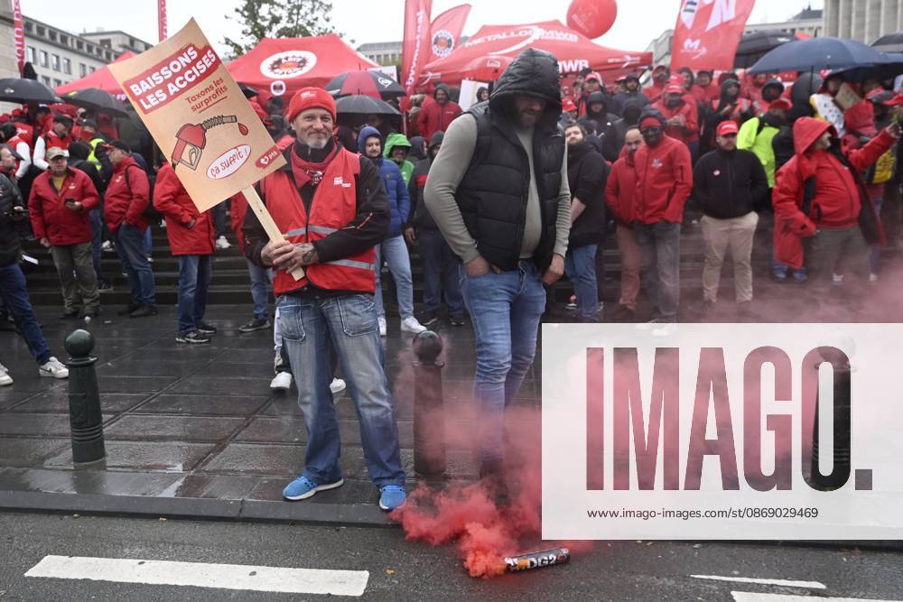FGTB national demonstration « Pas dans nos poches ! » BRUSSELS, BELGIUM - OCTOBER 09 : FGTB national demonstration « Pas dans nos poches ! » against federal government budget measures on October 9, 2026 in Brussels, Belgium, 09 10 2026 Brussels Belgium