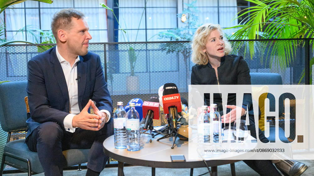 Press briefing with the new interim SPÖ party leaders PHOTO: Interim SPÖ Chairman Philip Kucher and Interim SPÖ Chairwoman Eva Maria Holzleitner Press briefing with the new interim SPÖ party leaders Domestic policy, Domestic policy, SPÖ, Social Democracy Photo opportunity with the interim SPÖ party leaders