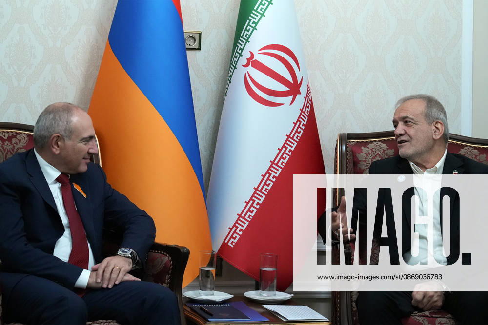 Masoud Pezeshkian - Nikol Pashinyan meeting in Turkmenistan TURKMENBASHI, TURKMENISTAN - OCTOBER 09: (---- - MANDATORY CREDIT - IRANIAN PRESIDENCY HANDOUT - NO MARKETING NO ADVERTISING CAMPAIGNS - DISTRIBUTED AS A SERVICE TO CLIENTS----) Iranian President Masoud Pezeshkian (R), who is in the Avaza region near Turkmenbashi, Turkmenistan, to attend the Commonwealth of Independent States (CIS) Leaders Summit and the Caspian Sea Environmental Meeting, meets with Armenian Prime Minister Nikol Pashinyan on October 09, 2026. Iranian Presidency Handout Anadolu Turkmenbashi Turkmenistan. Editorial use only. Please get in touch for any other usage.