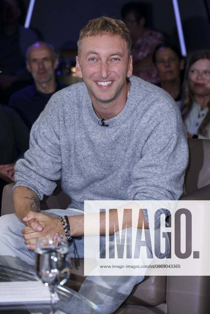 ABB TALK SHOW: Freshtorge buergerlich Torge Oelrich as a guest on the NDR talk show, broadcast from the NDR 3 studio on Friday, October 9, 2026, in Hamburg, Germany