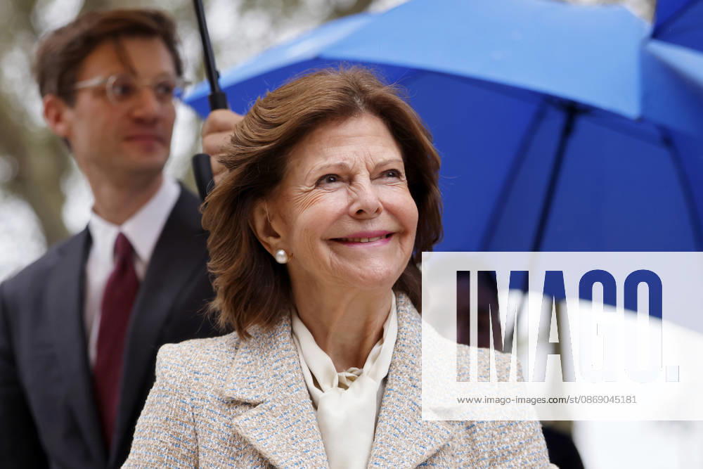 Queen Silvia of Sweden during her visit to the Luisen Gymnasium in Düsseldorf. The Queen attended the Luisen Gymnasium in Düsseldorf during her school years; today, it is located in a new building at a different site. Düsseldorf, October 9, 2026, North Rhine-Westphalia, Germany
