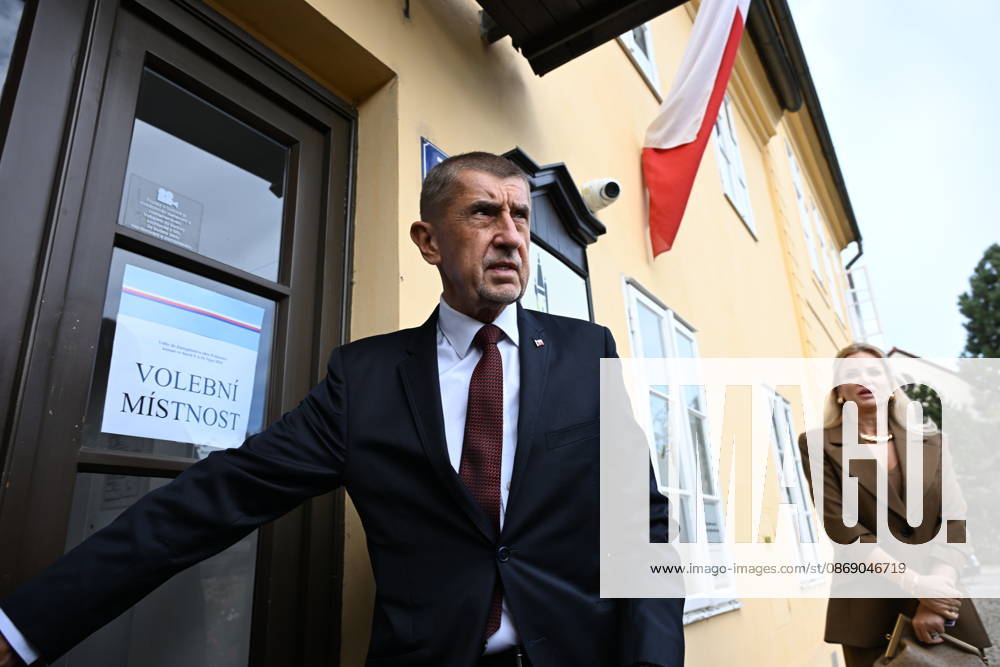 The two-day elections to municipal assemblies started in the Czech Republic together with the first round of the elections to one-third of the Senate, on October 9, 2026. On the photo is seen Czech Prime Minister Andrej Babis (ANO) and his wife Monika Babisova, in Pruhonice, Czech Republic. (CTKxPhoto KaterinaxSulova) CTKPhotoP2026100904730 CTKPhotoP2026100904730