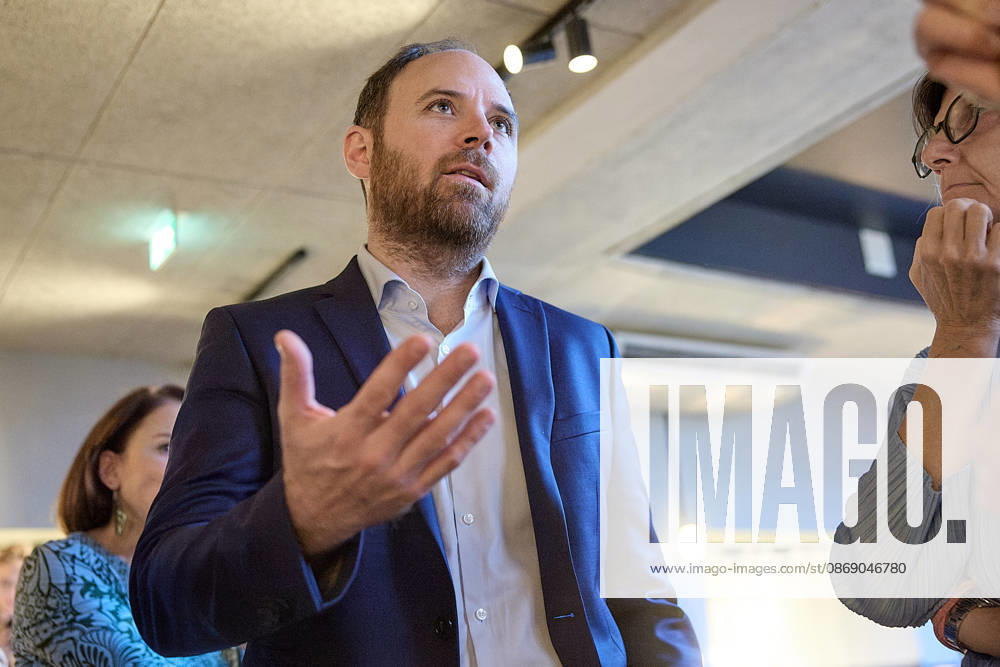- Wien 09.10.2026 - Nach den gestrigen Entscheidungen um die interimistische Parteiführung der Bundes-SPÖ gab es heute im Hotel Gilbert eine Pressekonferenz der neuen geschäftführenden Dopplspitze der SPÖ die bis Anfang 2027 die Geschäfte leiten wird bis ein neuer SPÖ Bundesparteivorstand gewählt wird. PHOTO: SPÖ-Bundesgeschäftsführer Klaus Seltenheim. Vienna (AUSTRIA) - Following yesterday’s decisions regarding the interim leadership of the federal SPÖ, a press conference was held today at the Hotel Gilbert by the SPÖ’s new co-leadership team, which will manage the party’s affairs until early 2027, when a new federal executive committee of the SPÖ is elected. SPÖ,SPO,SPOE, Parteichefs, Spitze, Parteivorsitz, Parteiführung, Vorsitz, S