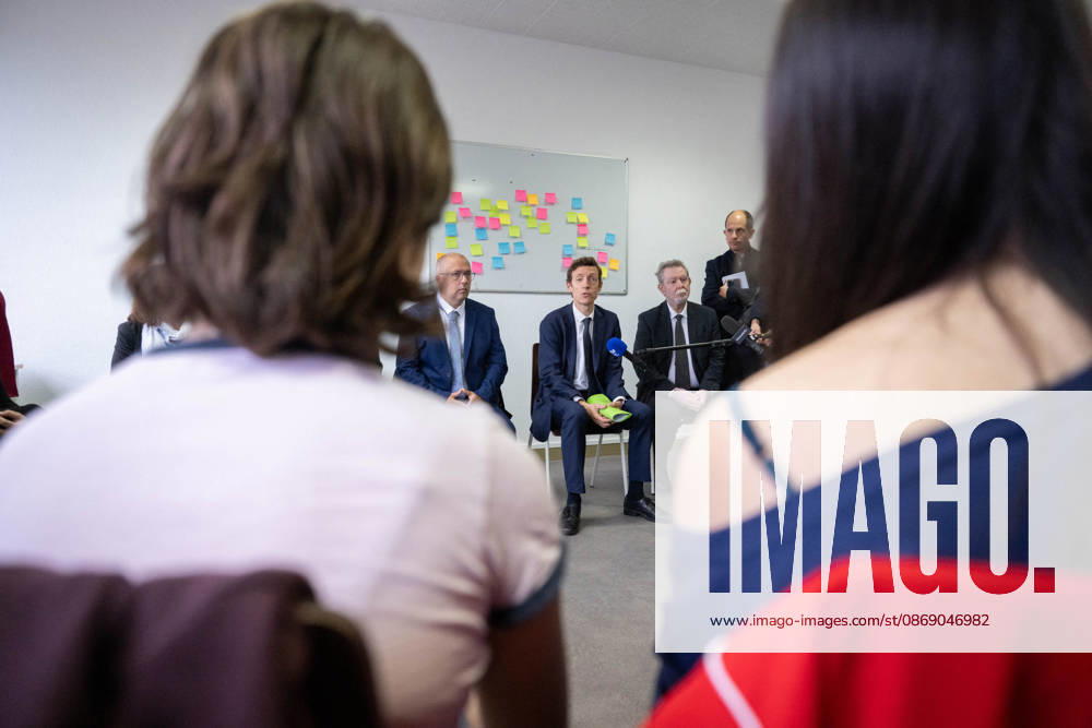 Edouard Geffray Visit an High School Lycee - Cachan French Education Minister Edouard Geffray, flanked by Headteacher Antoine Milovanovic and Head of the Creteil Education Authority Jean-François Chanet speaks to students during a visit to the high school Lycee Polyvalent de Cachan, in Cachan, on the outskirts of Paris, France on October 9, 2026, on the sidelines of a nationwide protest movement of students over learning conditions. Photo by Alexis Jumeau ABACAPRESS.COM Cachan France