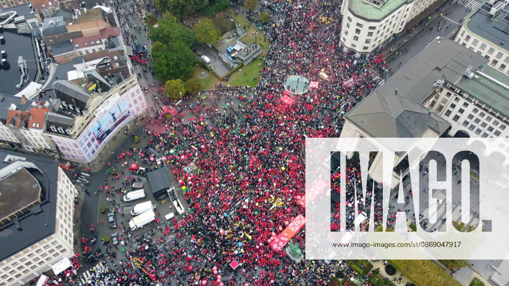 Strike in Belgium disrupts transport BRUSSELS, BELGIUM - OCTOBER 9: Demonstrators carrying trade union flags gather in a central square in Brussels, Belgium on October 9, 2026, during a nationwide strike protesting proposed federal austerity measures and public spending cuts. Organized by major trade union confederations ABVV-FGTB and ACV-CSC, the mass rally coincided with severe transportation disruptions across the country, including approximately 140 flight cancellations at Brussels Airport. Dursun Aydemir Anadolu Brussels Belgium. Editorial use only. Please get in touch for any other usage.