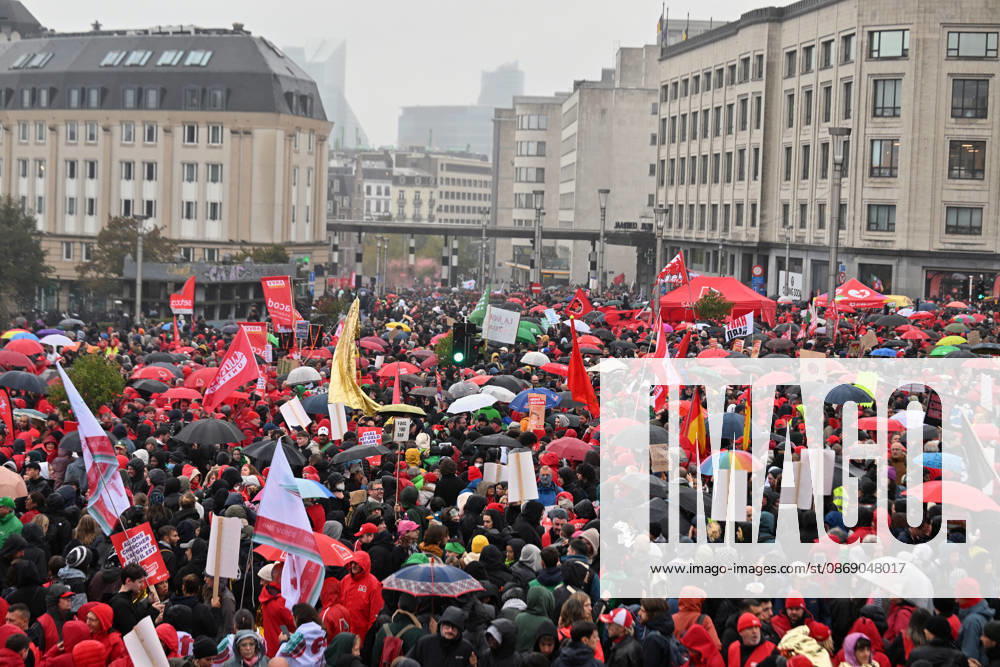 Strike in Belgium disrupts transport BRUSSELS, BELGIUM - OCTOBER 9: Demonstrators carrying trade union flags gather in a central square in Brussels, Belgium on October 9, 2026, during a nationwide strike protesting proposed federal austerity measures and public spending cuts. Organized by major trade union confederations ABVV-FGTB and ACV-CSC, the mass rally coincided with severe transportation disruptions across the country, including approximately 140 flight cancellations at Brussels Airport. Dursun Aydemir Anadolu Brussels Belgium. Editorial use only. Please get in touch for any other usage.