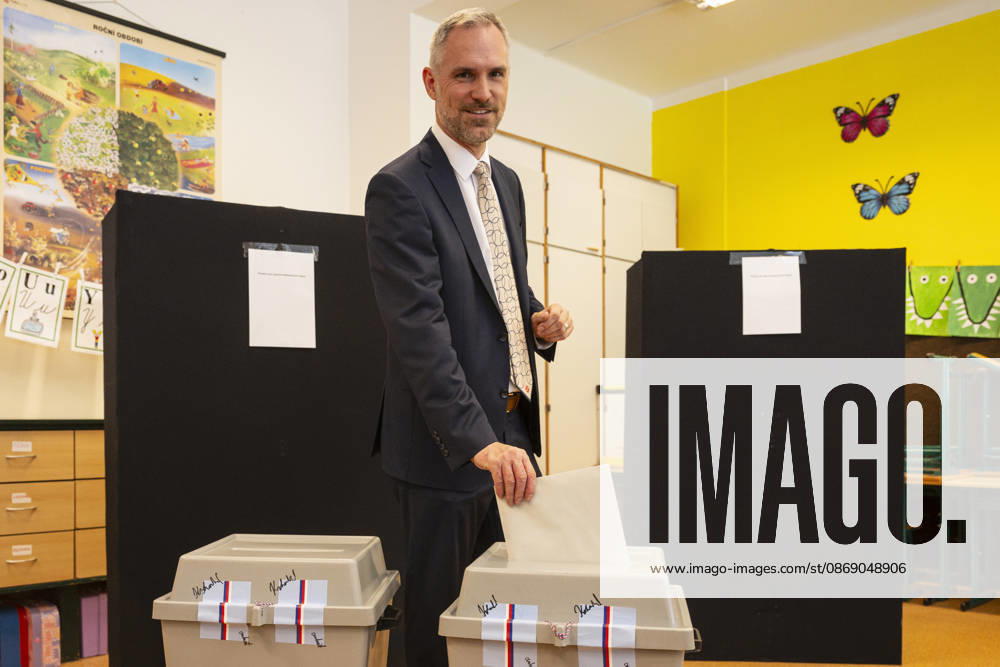 The two-day elections to municipal assemblies started in the Czech Republic together with the first round of the elections to one-third of the Senate, on October 9, 2026. On the photo votes Zdenek Hrib, chairman of the Czech Pirate Party (Pirates), in Prague, Czech Republic. (CTKxPhoto MichalxKamaryt) CTKPhotoP2026100904984 CTKPhotoP2026100904984