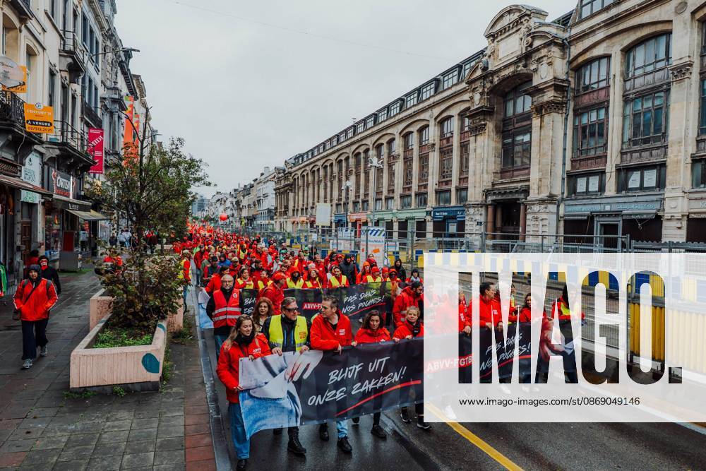 People take the streets for a national manifestation against the Federal Government s budgetary measures, under the Keep your hands out of our pockets! (Blijf uit onze zakken! - Pas dans nos poches) moniker, organised by the trade unions on Friday 9 October 2026 in Brussels. EMILExWINDAL 189249670