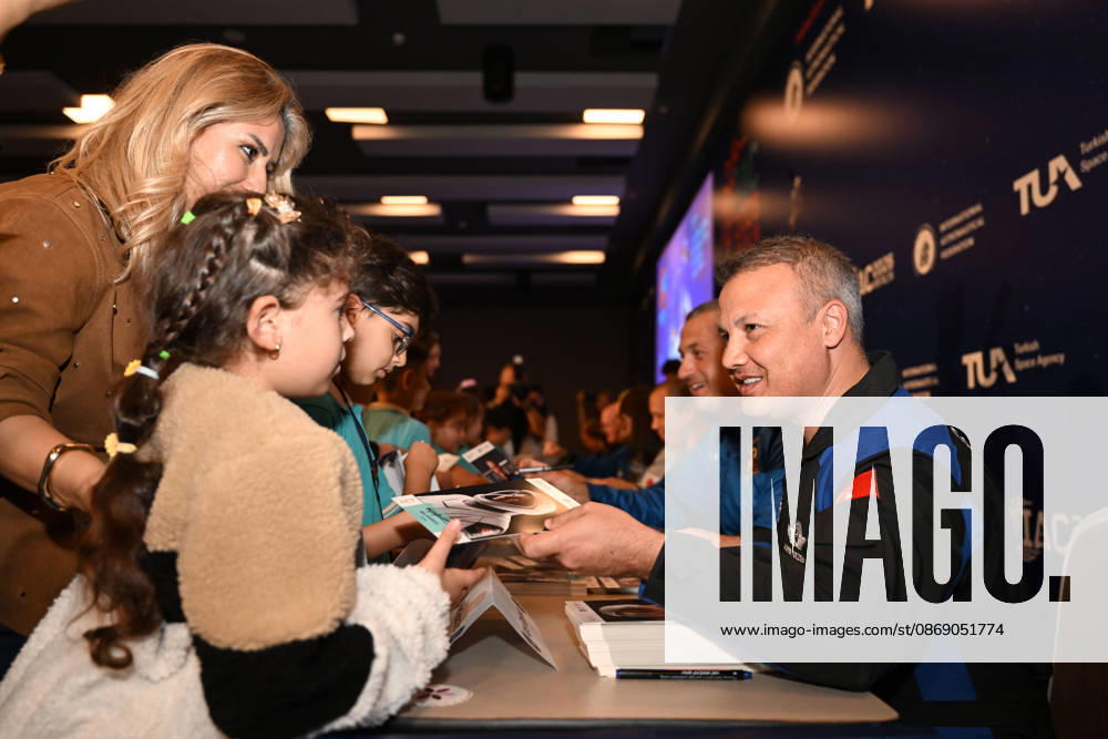 Astronauts meet visitors at autograph session during International Astronautical Congress ANTALYA, TURKIYE - OCTOBER 09: Astronauts from various countries meet visitors during an autograph session on Public Day of the 77th International Astronautical Congress (IAC 2026) at the NEST Congress Center in Antalya, Turkiye, on October 09, 2026. Organized by the International Astronautical Federation (IAF) under the coordination of the Ministry of Industry and Technology and hosted by the Turkish Space Agency (TUA) and SAHA Istanbul, the congress opens its doors to the public on its final day. Muhammed Abdullah Kurtar Anadolu Antalya Turkey. Editorial use only. Please get in touch for any other usage.