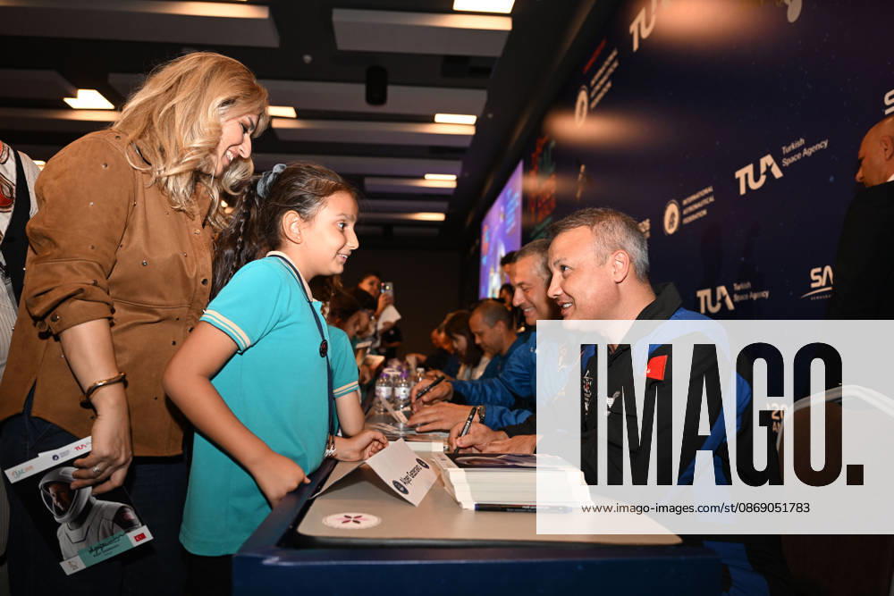 Astronauts meet visitors at autograph session during International Astronautical Congress ANTALYA, TURKIYE - OCTOBER 09: Astronauts from various countries meet visitors during an autograph session on Public Day of the 77th International Astronautical Congress (IAC 2026) at the NEST Congress Center in Antalya, Turkiye, on October 09, 2026. Organized by the International Astronautical Federation (IAF) under the coordination of the Ministry of Industry and Technology and hosted by the Turkish Space Agency (TUA) and SAHA Istanbul, the congress opens its doors to the public on its final day. Muhammed Abdullah Kurtar Anadolu Antalya Turkey. Editorial use only. Please get in touch for any other usage.