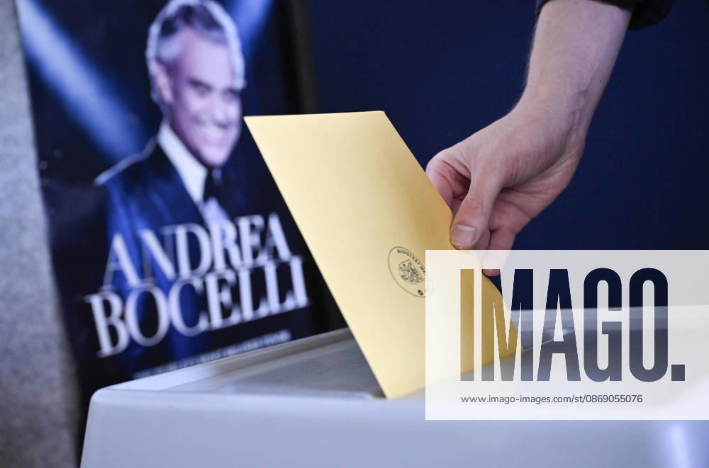 The two-day elections to municipal assemblies started in the Czech Republic together with the first round of the elections to one-third of the Senate, on October 9, 2026. On the photo polling place in Zlin. (CTKxPhoto DaliborxGluck) CTKPhotoP2026100905811 CTKPhotoP2026100905811
