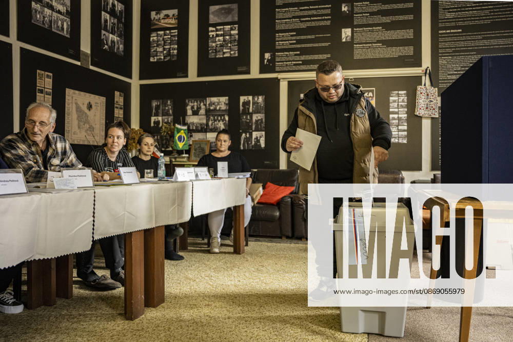 The two-day elections to municipal assemblies started in the Czech Republic together with the first round of the elections to one-third of the Senate, on October 9, 2026. On the photo a polling place in new electoral district in Ralsko-Nahlov. (CTKxPhoto RadekxPetrasek) CTKPhotoP2026100905555 CTKPhotoP2026100905555
