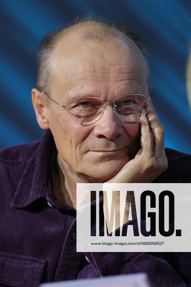 Frankfurt am Main, Germany, Frankfurt Book Fair: Edgar Selge, actor and author of the book *Jura s Last Winter*, in conversation on the ARD Stage
