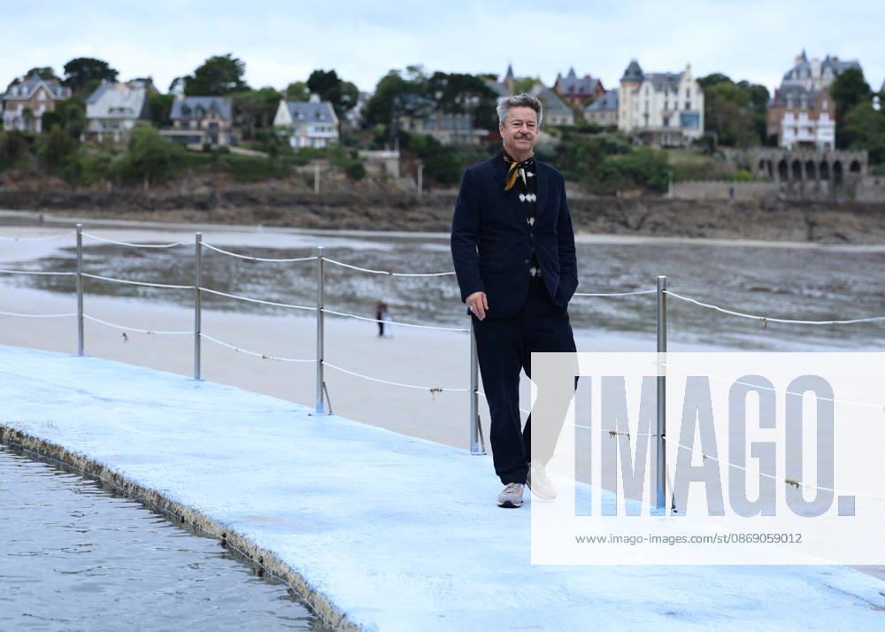 Thibault de Montalembert by the seawater pool on L Ecluse Beach during the 37th Dinard British and Irish Film Festival, France, on October 9, 2026. Denis Guignebourg, Bestimage. 37th Dinard British Irish Film Festival on October 9, 2026, in Dinard, France. Dinard, France