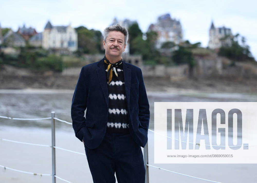 Thibault de Montalembert by the seawater pool on L Ecluse Beach during the 37th Dinard British and Irish Film Festival, France, on October 9, 2026. Denis Guignebourg, Bestimage. 37th Dinard British Irish Film Festival on October 9, 2026, in Dinard, France. Dinard, France