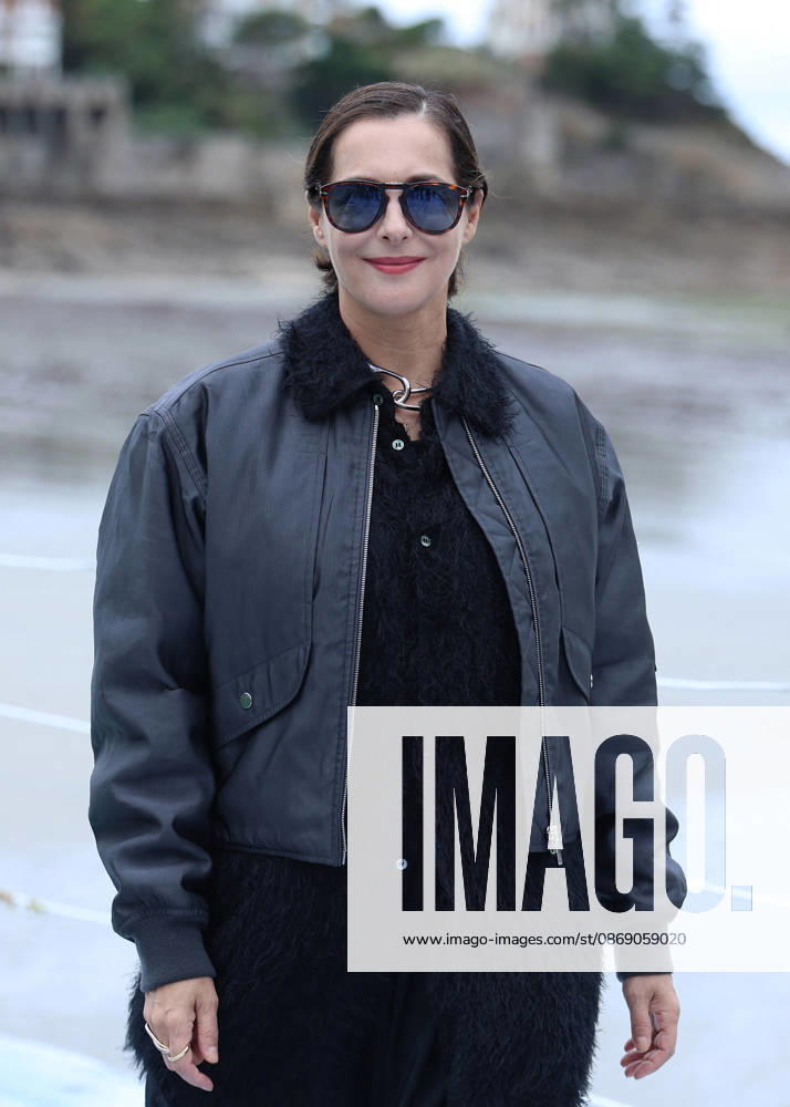Amira Casar by the seawater pool on L Ecluse Beach during the 37th Dinard British and Irish Film Festival, France, on October 9, 2026. Denis Guignebourg, Bestimage. 37th Dinard British Irish Film Festival on October 9, 2026, in Dinard, France. Dinard, France