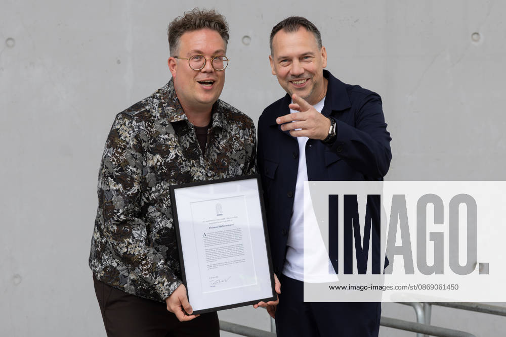 Frankfurt Book Fair 2026: Thomas Sachsenmaier (left) receives the Julius Campe Prize, awarded by HOFFMANN UND CAMPE Verlag; on the right, Sebastian Fitzek delivers the laudatory speech; Frankfurt am Main, Hesse, Germany; Exhibition Center