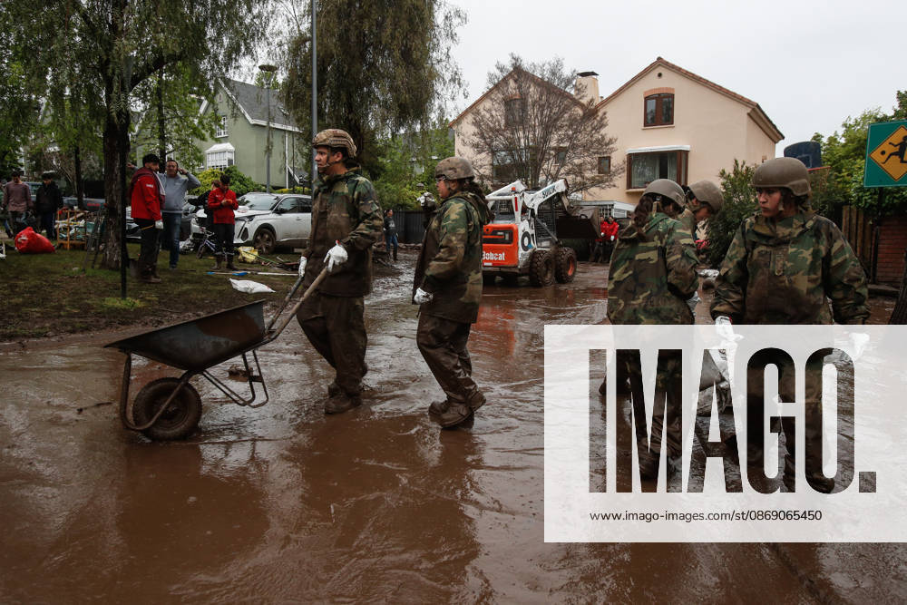 Santiago, October 9, 2026: Consequences of a mudslide that affected the area from San Carlos de Apoquindo to Los Dominicos in the Las Condes district, causing widespread damage and sweeping away vehicles and people. Diego Martin Aton, Chile, Aton 1198183 jpeg