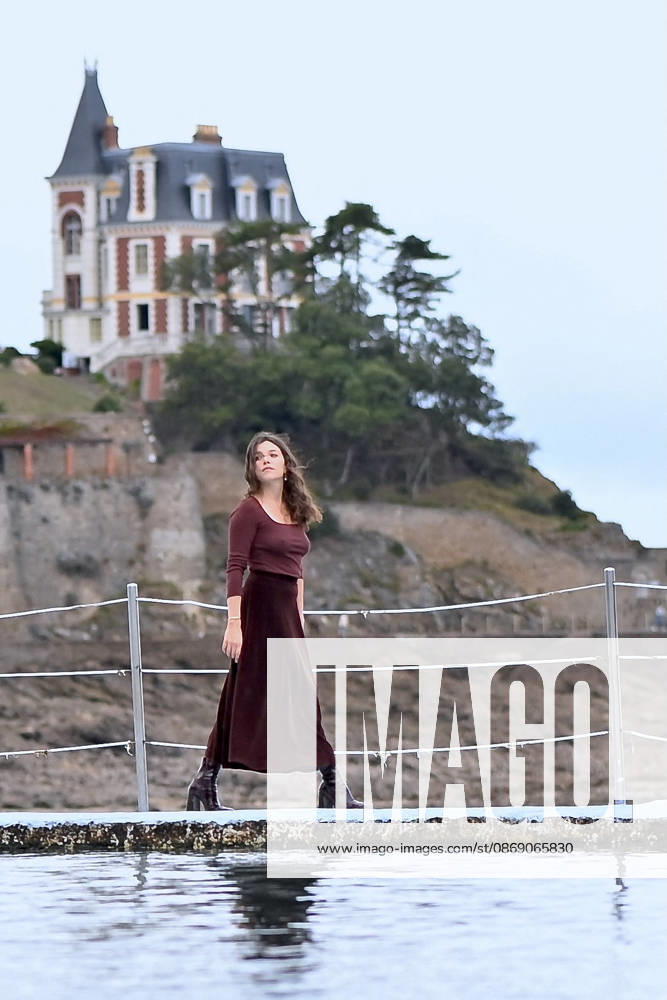 37th Dinard British Irish Film Festival Day 3 FC Jury members Zoe Adjani attends the Jury Photocall during the 37th Dinard British Irish Film Festival on October 9, 2026 in Dinard, France.Photo by Franck Castel ABACAPRESS.COM Dinard