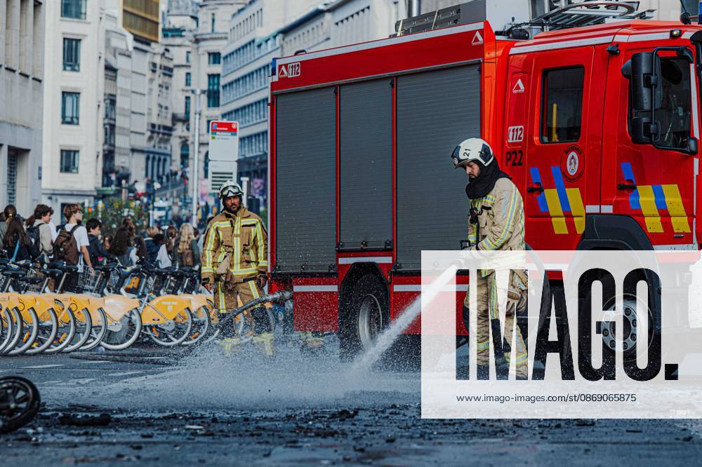 Fire fighters pictured in action after a national manifestation against the Federal Government s budgetary measures, under the Keep your hands out of our pockets! (Blijf uit onze zakken! - Pas dans nos poches) moniker, organised by the trade unions on Friday 9 October 2026 in Brussels. EMILExWINDAL 189265704