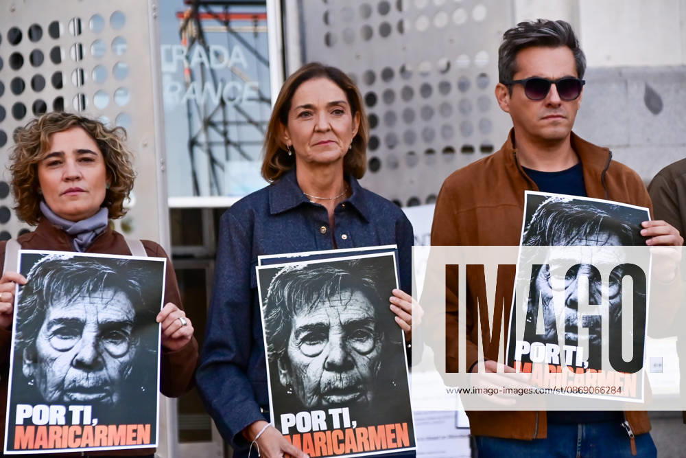 Members and representatives of the Madrid branch of the Spanish Socialist Workers Party (PSOE) observe a minute of silence outside Madrid City Hall in memory of Maricarmen, who died after being evicted from her home. Her death has become a symbol of the housing crisis and the struggle against real estate speculation. Madrid Spain - ZUMAz108 20261009_znp_z108_006