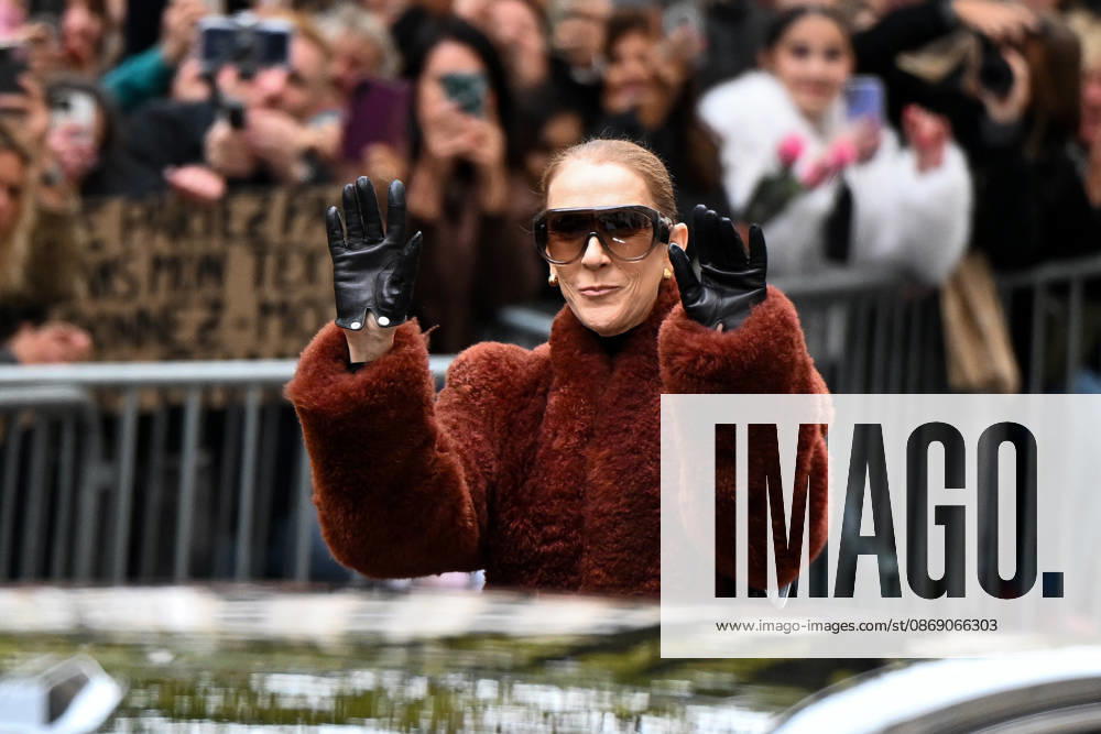 Céline Dion spent some time with her fans at the Royal Monceau Hotel in Paris, France, before heading to the event venue. Céline Dion spends time with fans before going to the venue, the Royal Monceau Hotel in Paris, France 460344 2026 10 09 PARIS France
