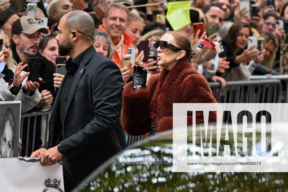 Céline Dion spent some time with her fans at the Royal Monceau Hotel in Paris, France, before heading to the event venue. Céline Dion spends time with fans before going to the venue, the Royal Monceau Hotel in Paris, France 460344 2026 10 09 PARIS France