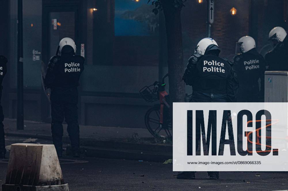 Police officers pictured during a national manifestation against the Federal Government s budgetary measures, under the Keep your hands out of our pockets! (Blijf uit onze zakken! - Pas dans nos poches) moniker, organised by the trade unions on Friday 9 October 2026 in Brussels. EMILExWINDAL 189265672