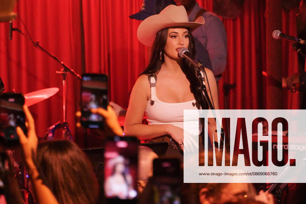 Austin, Texas. Kacey Musgraves performed a surprise show at the White Horse after her concert. - ZUMAda1_ 20261009_zap_da1_040