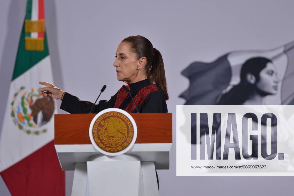 TO-45414-MEXICO , September 10, 2026. Mexican President Claudia Sheinbaum spoke about heavy rains in various states and national politics during the "People& 039;s Conference" at the National Palace in Mexico City. Clasos.com.mx - ZUMAcs4_ 20261009_faa_cs4_018