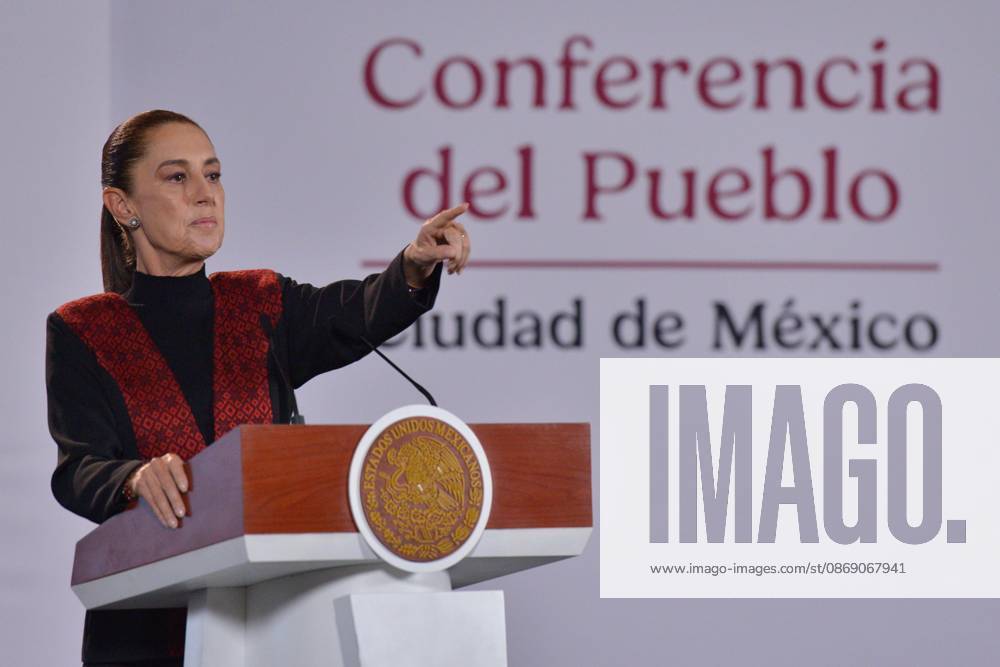 TO-45414-MEXICO , September 10, 2026. Mexican President Claudia Sheinbaum spoke about heavy rains in various states and national politics during the "People& 039;s Conference" at the National Palace in Mexico City. Clasos.com.mx - ZUMAcs4_ 20261009_faa_cs4_060