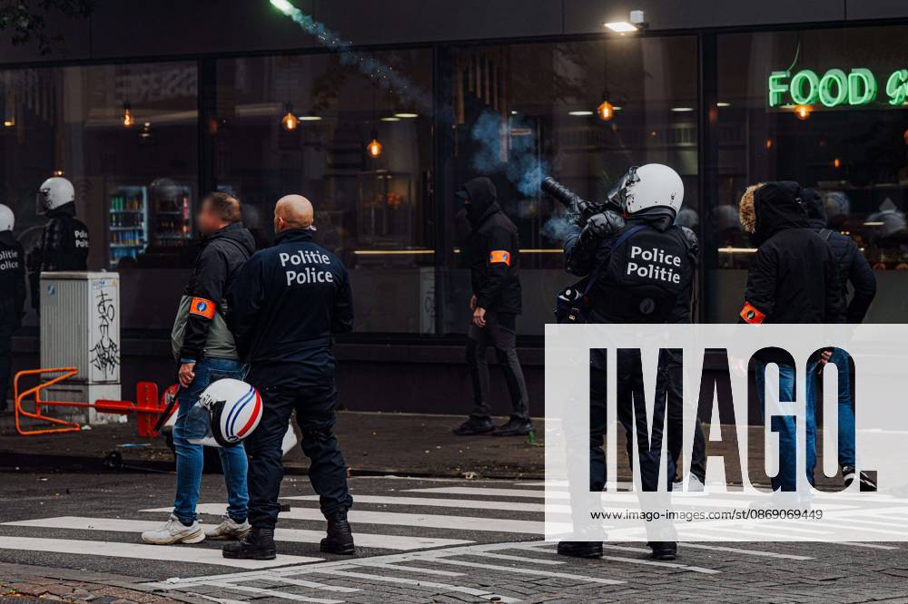 Police officers pictured during a national manifestation against the Federal Government s budgetary measures, under the Keep your hands out of our pockets! (Blijf uit onze zakken! - Pas dans nos poches) moniker, organised by the trade unions on Friday 9 October 2026 in Brussels. EMILExWINDAL 189265670
