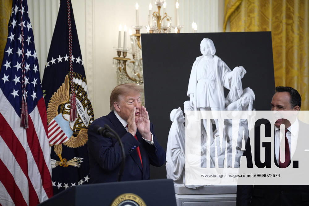 Donald Trump on Columbus Day celebration - Washington US President Donald Trump hosts a Columbus Day celebration in the East Room in Washington on October 9, 2026. Photo by Yuri Gripas ABACAPRESS.COM Washington DC United States