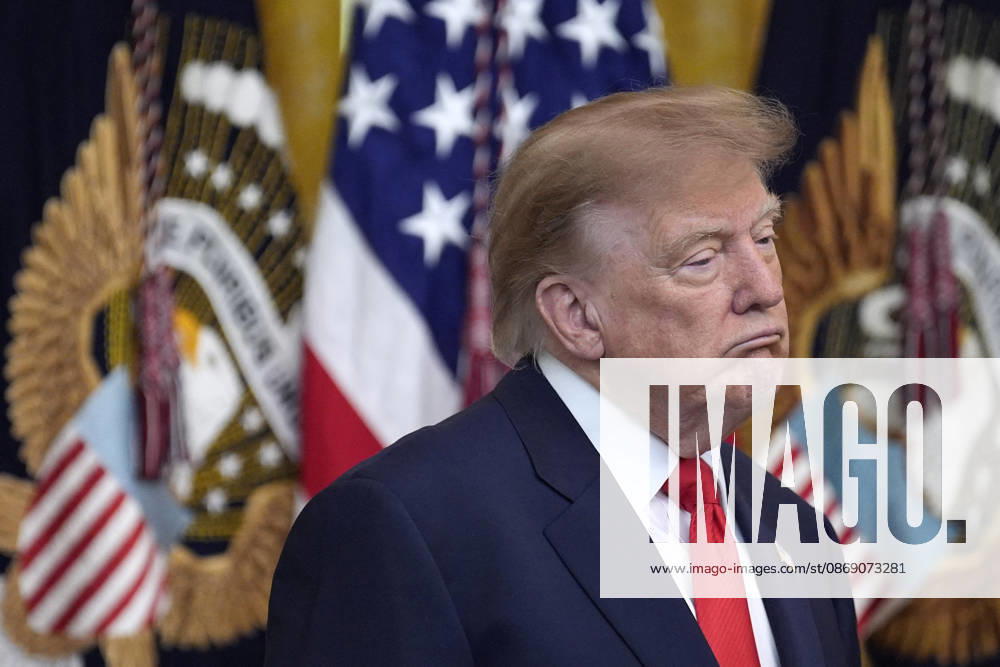Donald Trump on Columbus Day celebration - Washington US President Donald Trump hosts a Columbus Day celebration in the East Room in Washington on October 9, 2026. Photo by Yuri Gripas ABACAPRESS.COM Washington DC United States