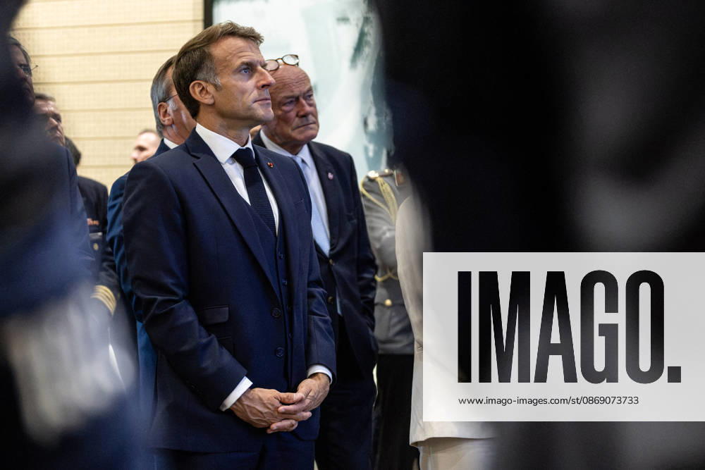 Emmanuel Macron And Frank-Walter Steinmeier Visit Laser Megajoule at CEA - Le Barp French President Emmanuel Macron and German President Frank-Walter Steinmeier visit the Laser Megajoule research facility operated by the French Alternative Energies and Atomic Energy Commission (CEA). The facility is part of France s nuclear deterrence simulation programme, in Le Barp, France, on October 9, 2026. Photo by Margot Le Gonidec ABACAPRESS.COM Le Barp France