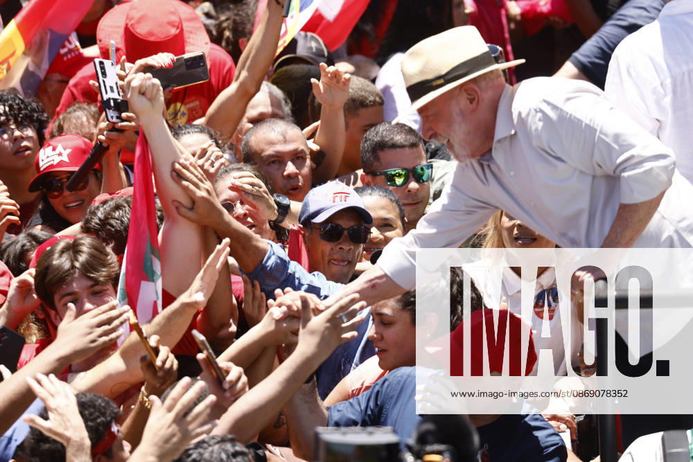 Lula takes part in a campaign motorcade in Ceilandia Brazil s President Luiz Inacio Lula da Silva, who is running for reelection, greets supporters during a campaign motorcade in Ceilandia, Distrito Federal, Brazil, on October 9, 2026. Lula da Silva is heading to a runoff against right-wing senator Flavio Bolsonaro. Photo: WILTON JUNIOR ESTADAO CONTEUDO CEILANDIA DF BRAZIL