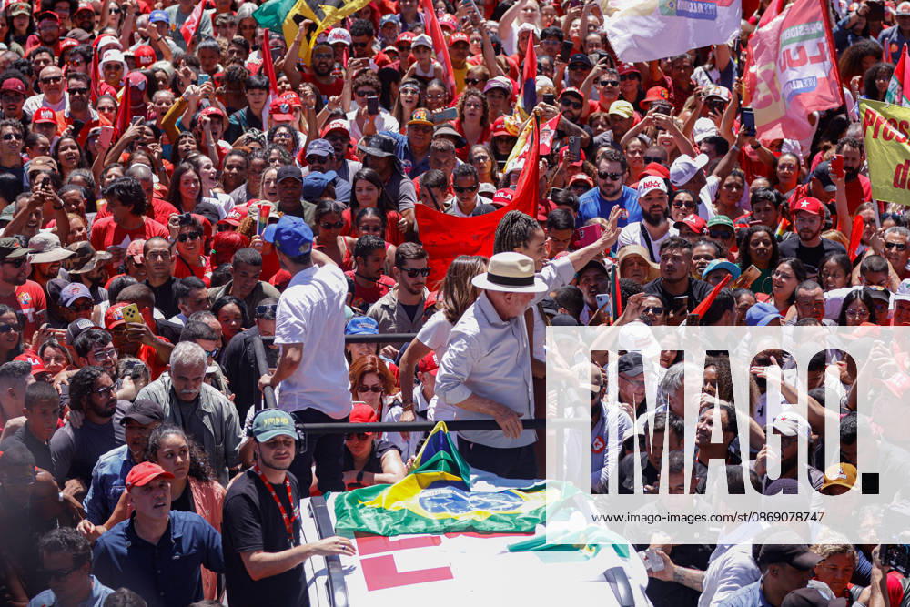 BRASiLIA, DF - 09.10.2026: ATO DE LULA EM BRASiLIA - President Lula resumes campaign events after the first round of elections, in CeilÃ¢ndia (DF). x3027381x JoaoxPedroxCarvalho