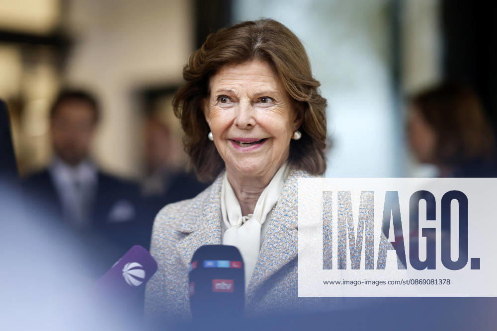 Queen Silvia of Sweden during her visit to the Luisen Gymnasium in Düsseldorf. The Queen attended the Luisen Gymnasium in Düsseldorf during her school years; today, it is located in a new building at a different site. Düsseldorf, October 9, 2026, North Rhine-Westphalia, Germany