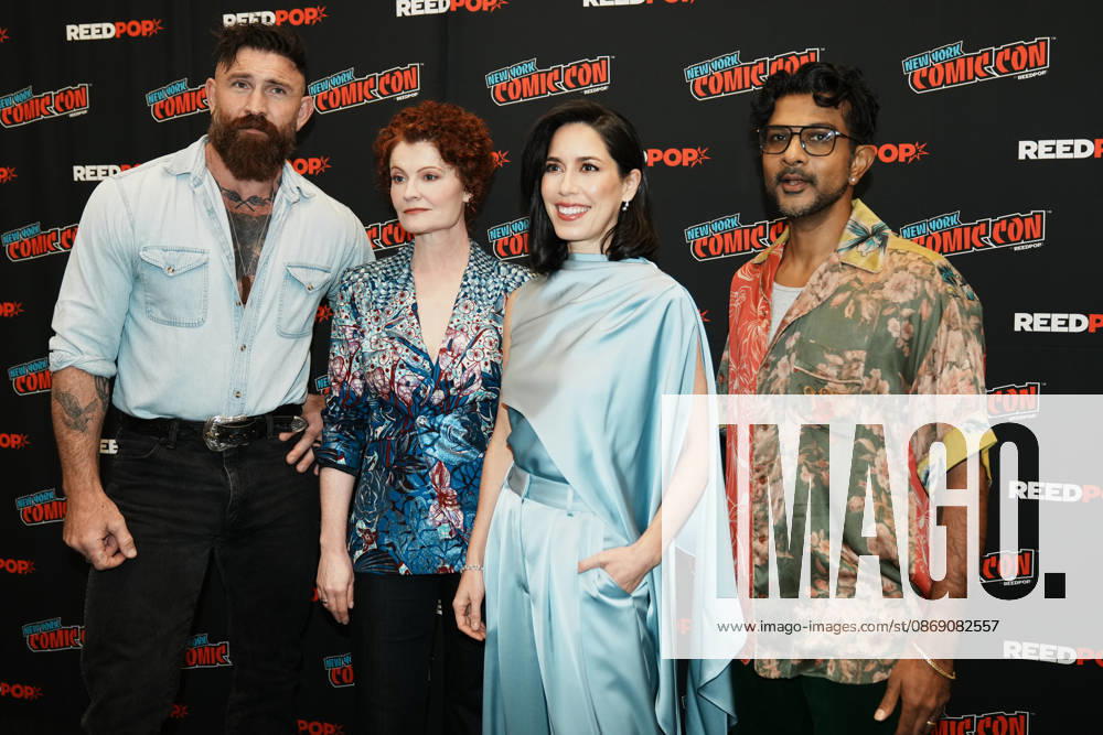 The cast of CBS Studios hit show Ghosts from left: DEVAN CHANLDER LONG, REBECCA WISOCKY, SHEILA CARRASO and UTKARSH AMBUDKAR stand for a photo at the 2026 New York Comic Con at the Javits Center on October 9, 2026 in New York. New York USA - ZUMAb148 20261009_zap_b148_008