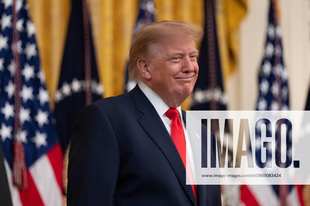 United States President Donald J Trump hosts a Columbus Day Celebration in the East Room of the White House in Washington, DC, USA on Friday, October 8, 2026 Washington USA - ZUMAs152 20261009_faa_s152_036