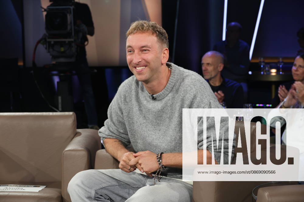 Torge Oelrich, also known as Freshtorge, comedian, guest on the NDR Talk Show on October 9, 2026, on NDR Television’s Channel 3; photo op before the taping on October 2, 2026, at the Hamburg Lokstedt television studio