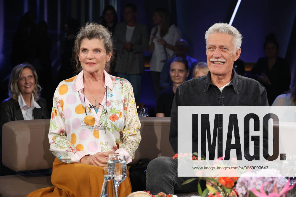 Max Moor, host and actor, appeared with his wife Sonja on the NDR Talk Show on October 9, 2026, on NDR Television’s Channel 3; photo op before the taping on October 2, 2026, at the Hamburg Lokstedt television studio