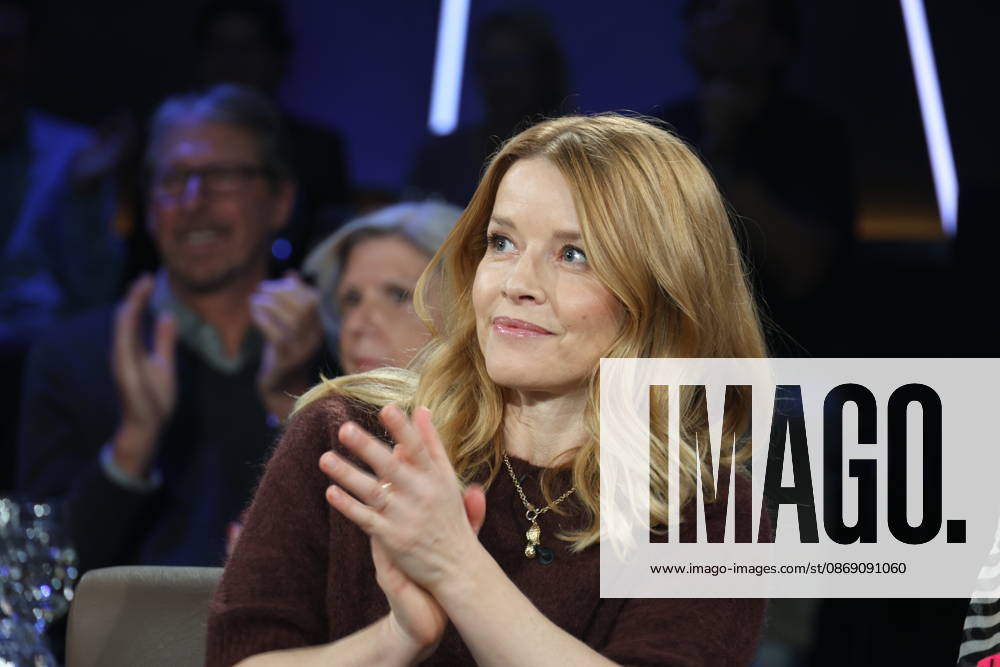 Karoline Schuch, actress, guest on the NDR Talk Show on October 9, 2026, on NDR Television’s Channel 3; photo op before the taping on October 2, 2026, at the Hamburg Lokstedt television studio