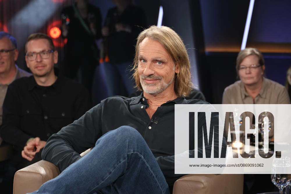 Richard David Precht, philosopher and author, will be a guest on the NDR Talk Show on October 9, 2026, on NDR Television’s Channel 3; a photo op will take place before the taping on October 2, 2026, at the Hamburg Lokstedt television studio