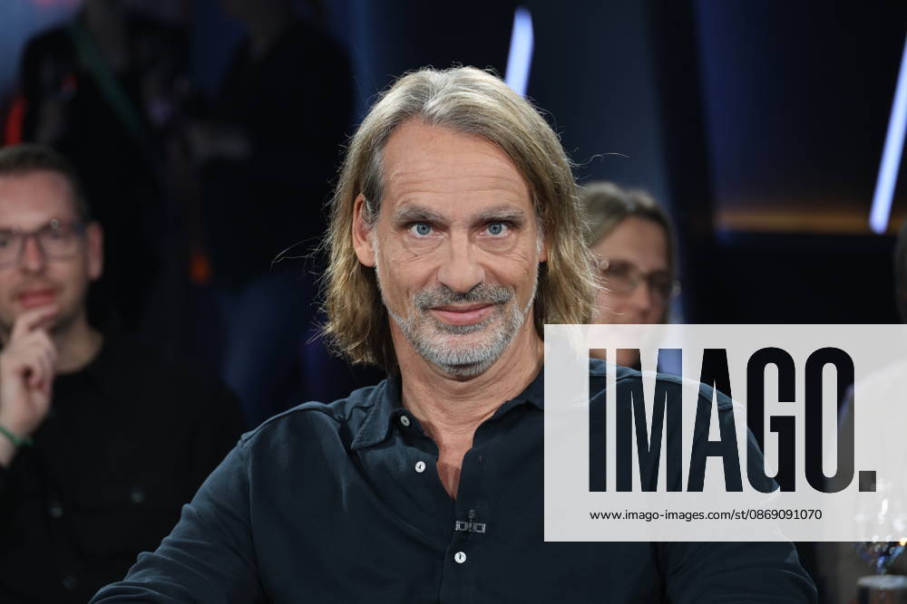 Richard David Precht, philosopher and author, will be a guest on the NDR Talk Show on October 9, 2026, on NDR Television’s Channel 3; a photo op will take place before the taping on October 2, 2026, at the Hamburg Lokstedt television studio
