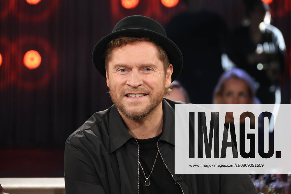 Johannes Oerding, musician, guest on the NDR Talk Show on October 9, 2026, on NDR Television’s Channel 3; photo op before the taping on October 2, 2026, at the Hamburg Lokstedt television studio