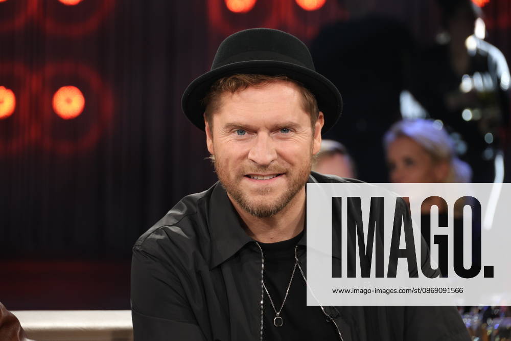Johannes Oerding, musician, guest on the NDR Talk Show on October 9, 2026, on NDR Television’s Channel 3; photo op before the taping on October 2, 2026, at the Hamburg Lokstedt television studio