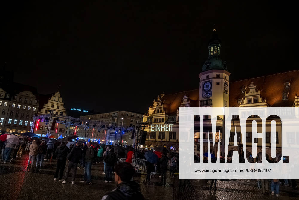 Since 2009, the Festival of Lights has been held in Leipzig on October 9 to commemorate the Monday demonstrations of 1989. Lights and art installations illuminate the city, and people walk through the city carrying candles. Festival of Lights 2026